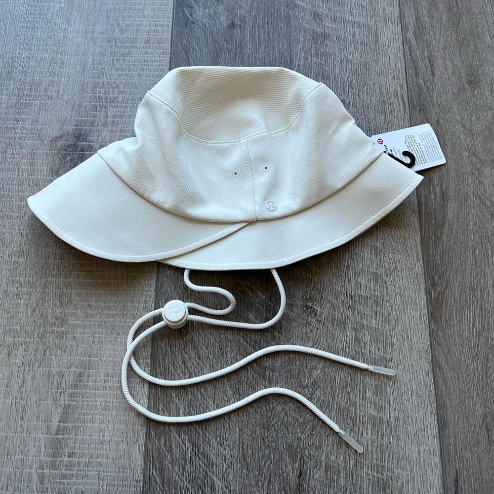 Lululemon Wide-Brim Bucket Hat with Strap in White Opal - Picture 3 of 8